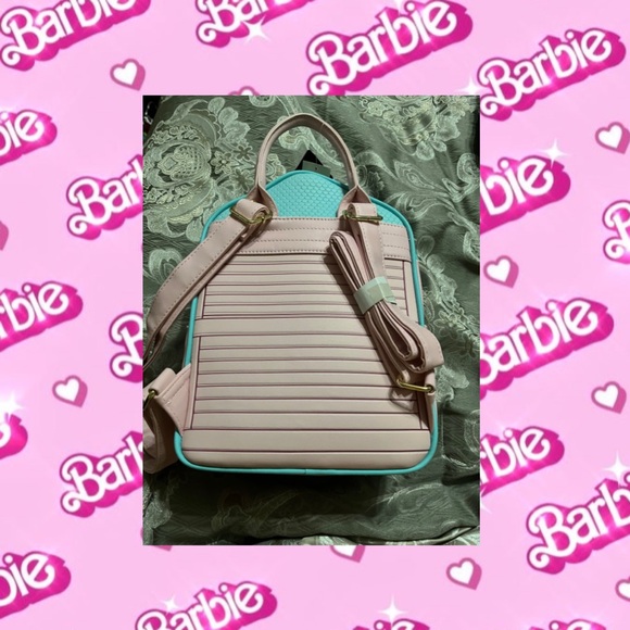 Hot Topic Barbie dream house Backpack - Picture 3 of 3